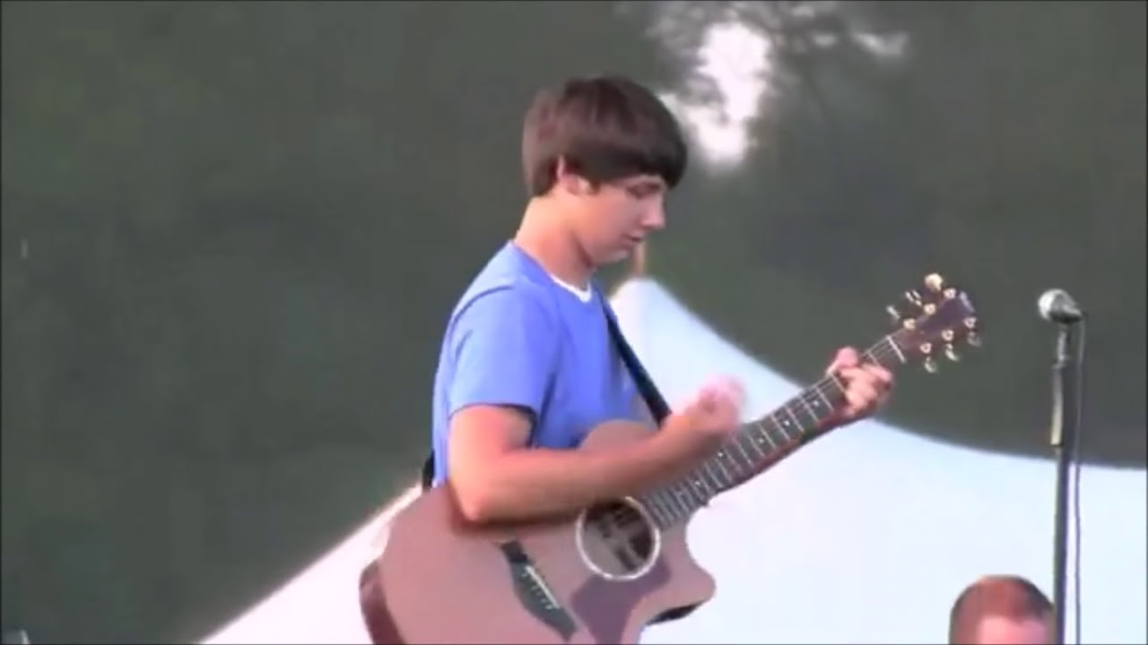 【ギター神業】１５歳少年のアコギに人々が驚愕！