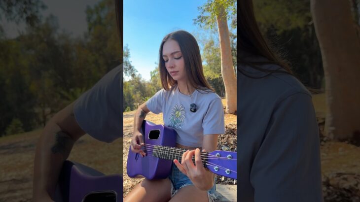 This smart guitar is insane!😱